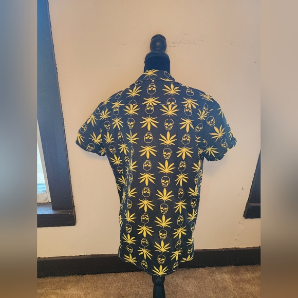 Skull and Marijuana Button Down - Picture 2 of 3